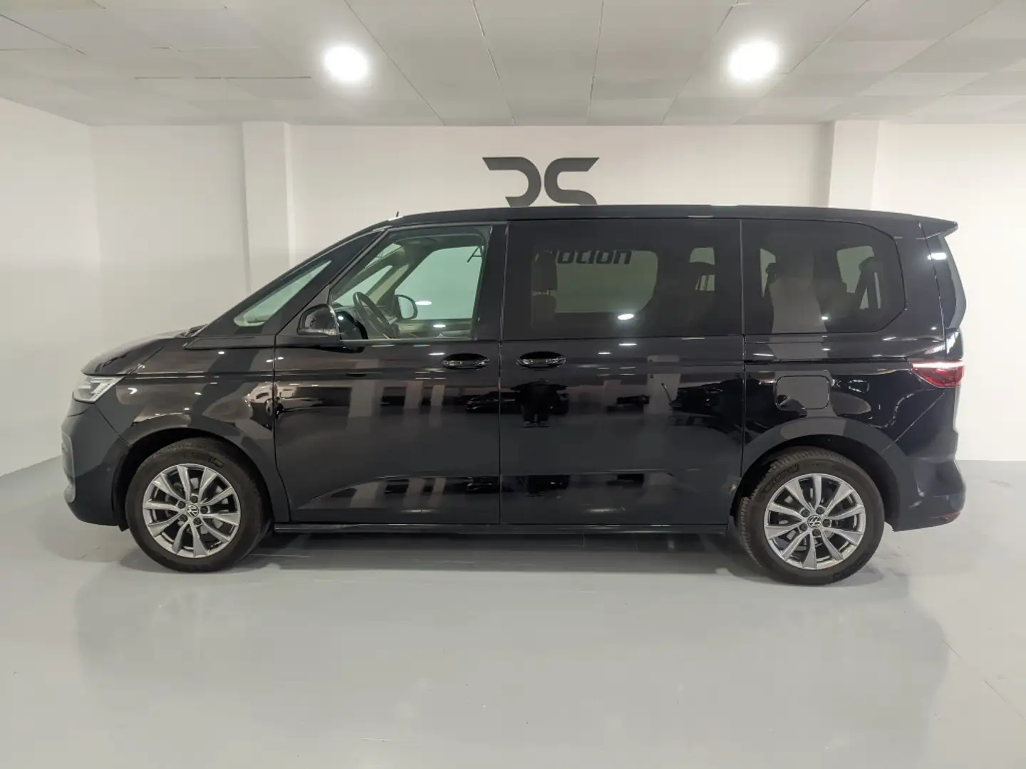 Volkswagen T7 Multivan 1.5 TSI Batalla Corta Origin DSG 100kW Siyah - 2