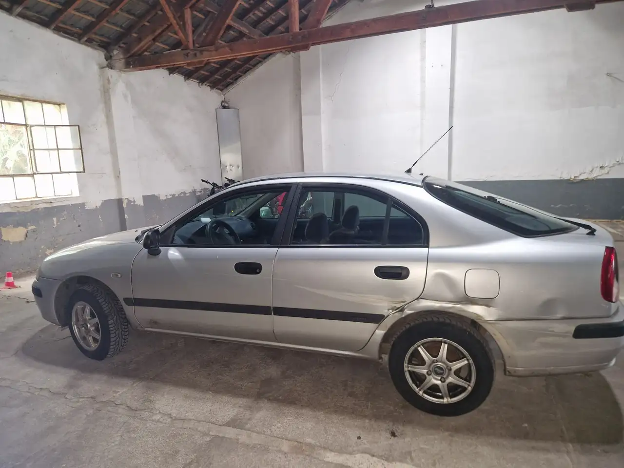 Mitsubishi Carisma Hatchback 1.6 16v Classic, foto 4