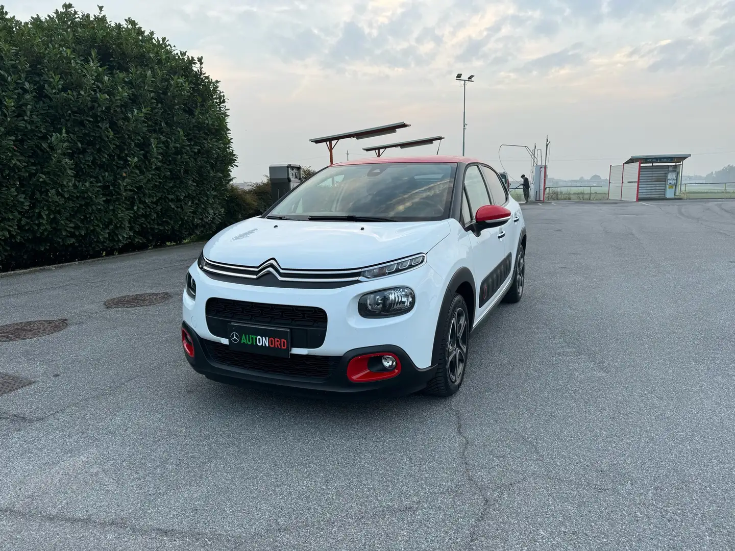 Citroen C3 1.2 puretech Feel s&s 110cv eat6 my18 Weiß - 1