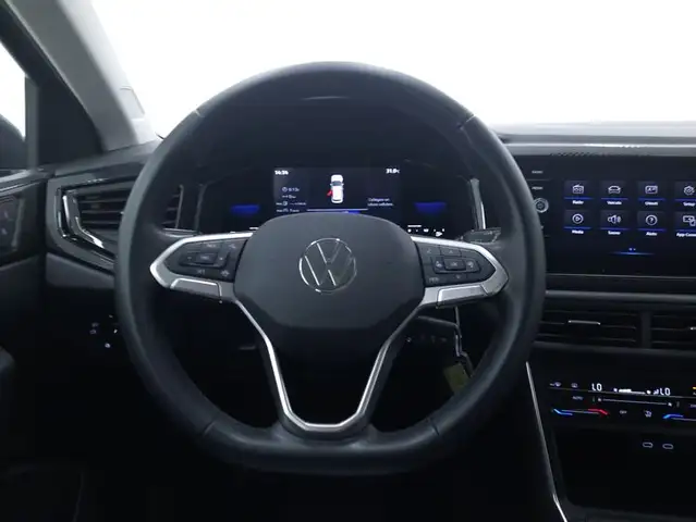 Volkswagen Polo view 11