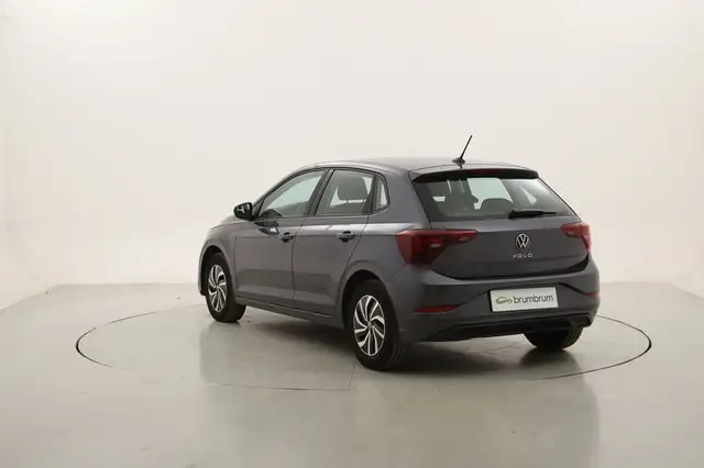 Volkswagen Polo view 3