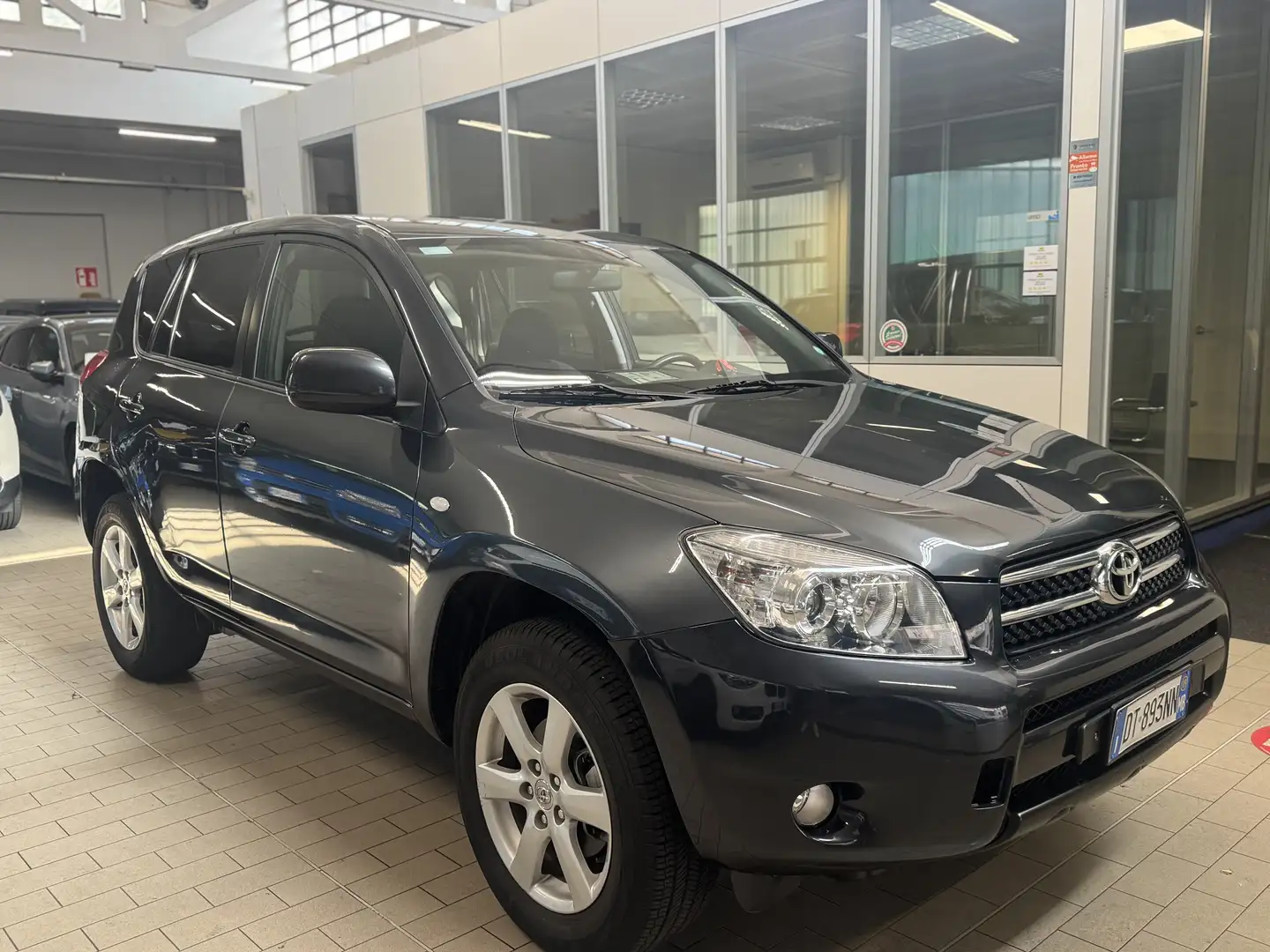Toyota RAV 4 RAV4 2.0 4X4 benzina 1 PROPRIETARIO solo 67.000KM Gris - 1
