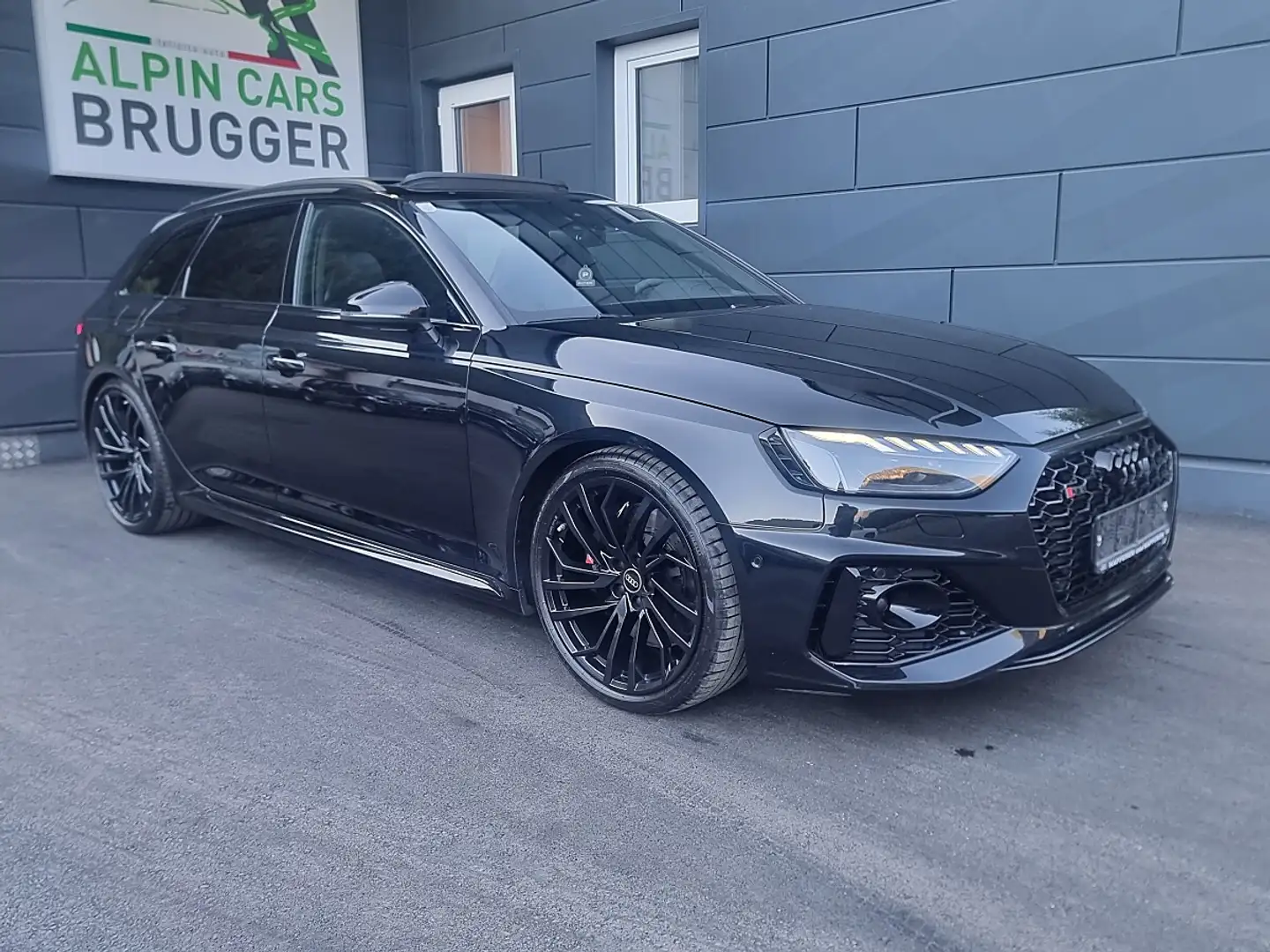 Audi RS4 Avant TFSI Tiptronic Schwarz - 1
