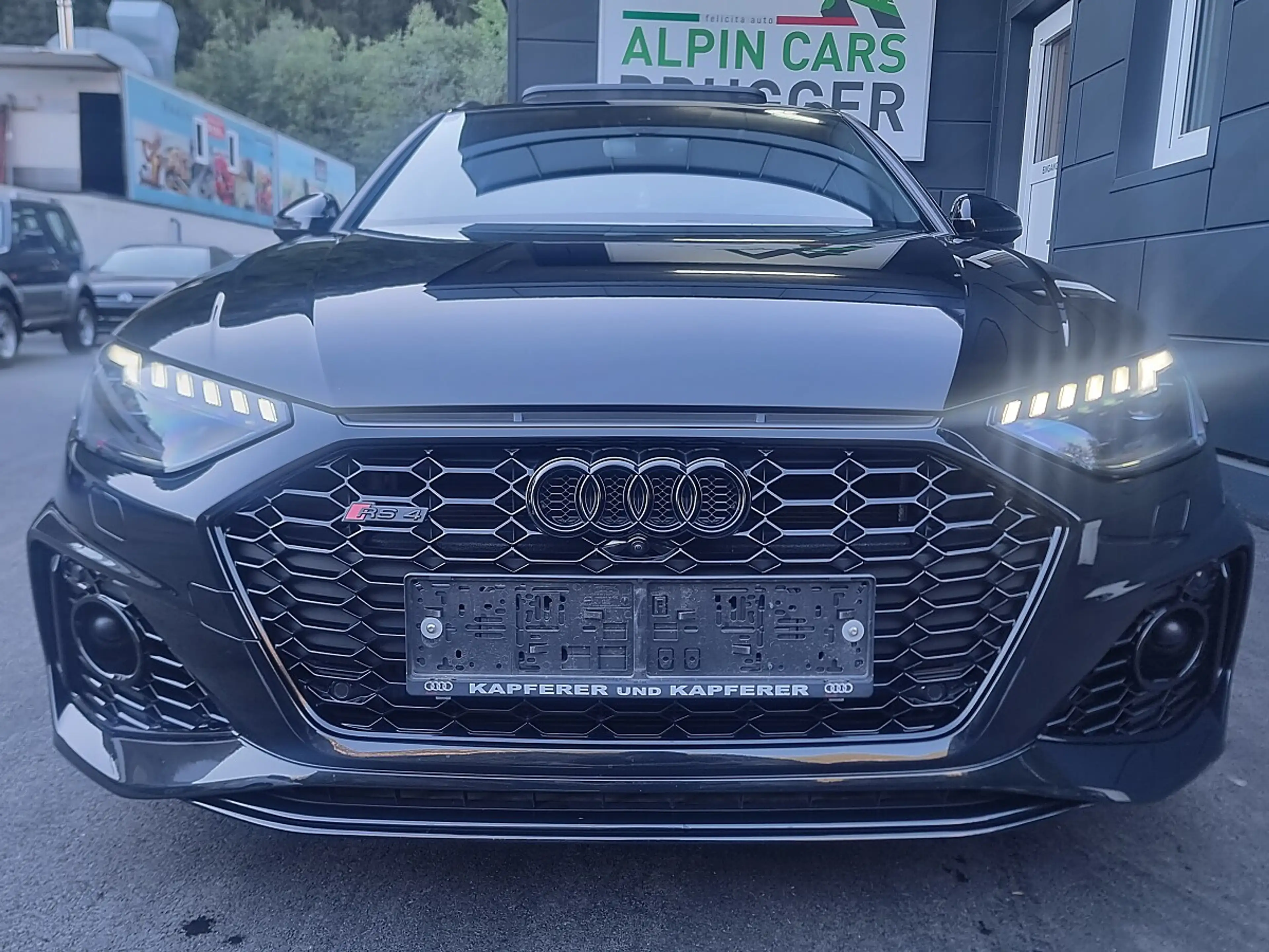 Audi RS4 Avant TFSI Tiptronic — photo 3