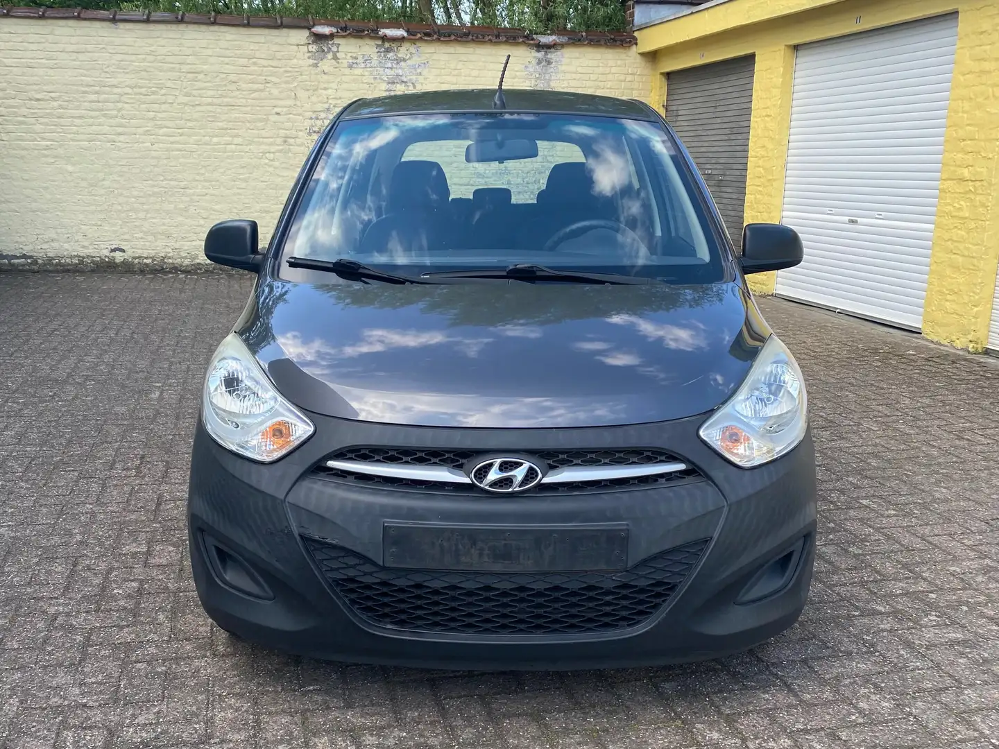 Hyundai i10 1.1 Grijs - 1