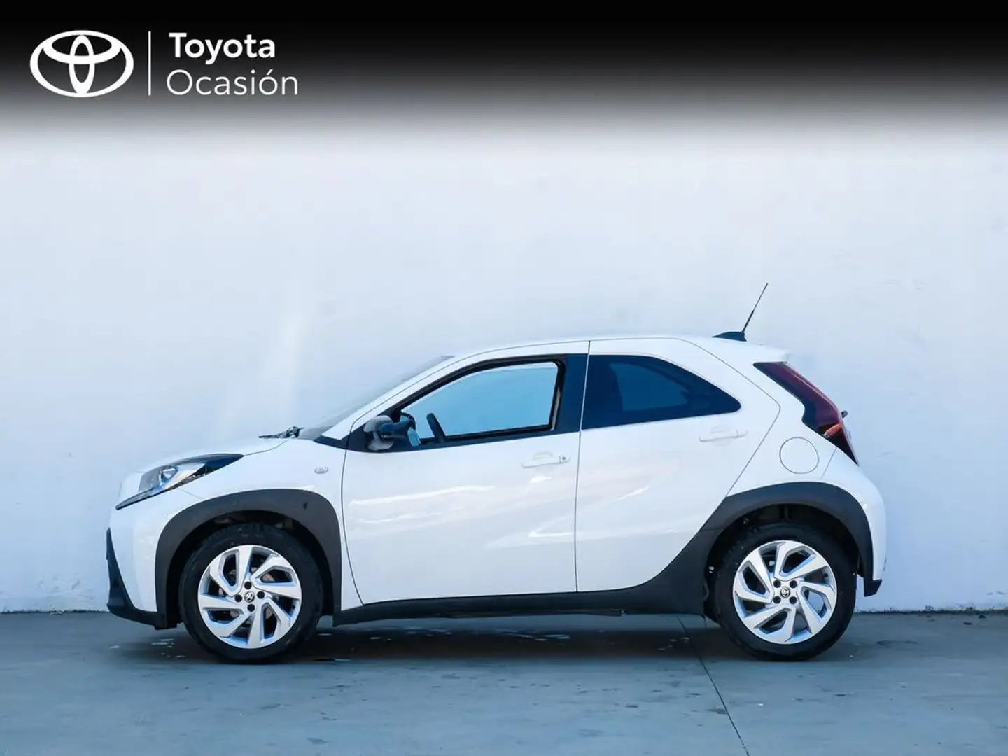Toyota Aygo X 70 T/M 5v Play MT Blanco - 2