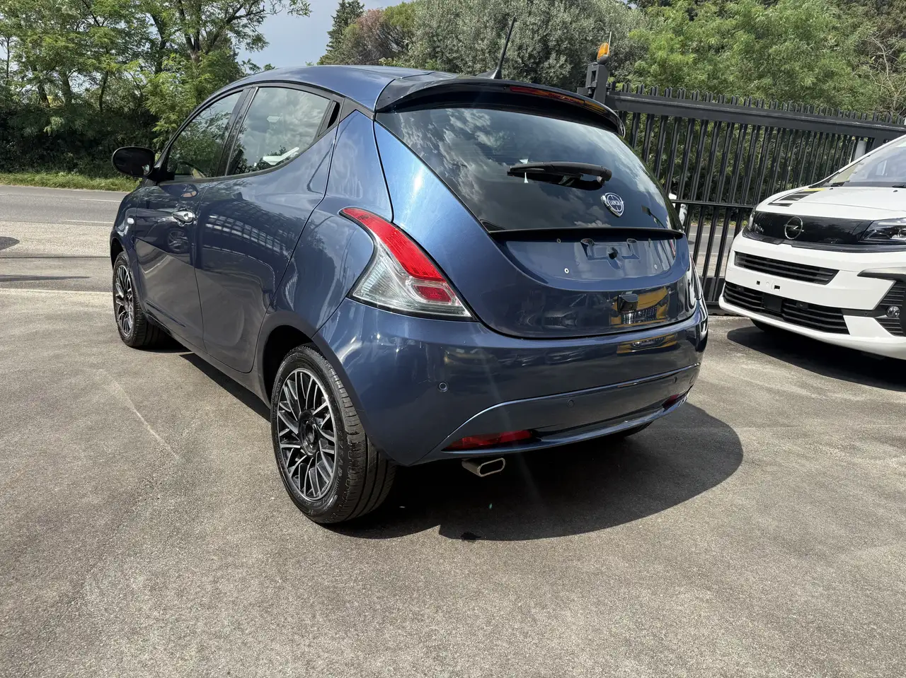 Lancia Ypsilon 2024 — фото 6
