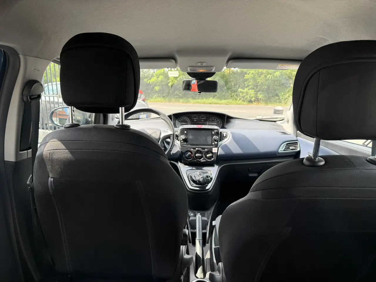 Lancia Ypsilon 2024 — фото 11