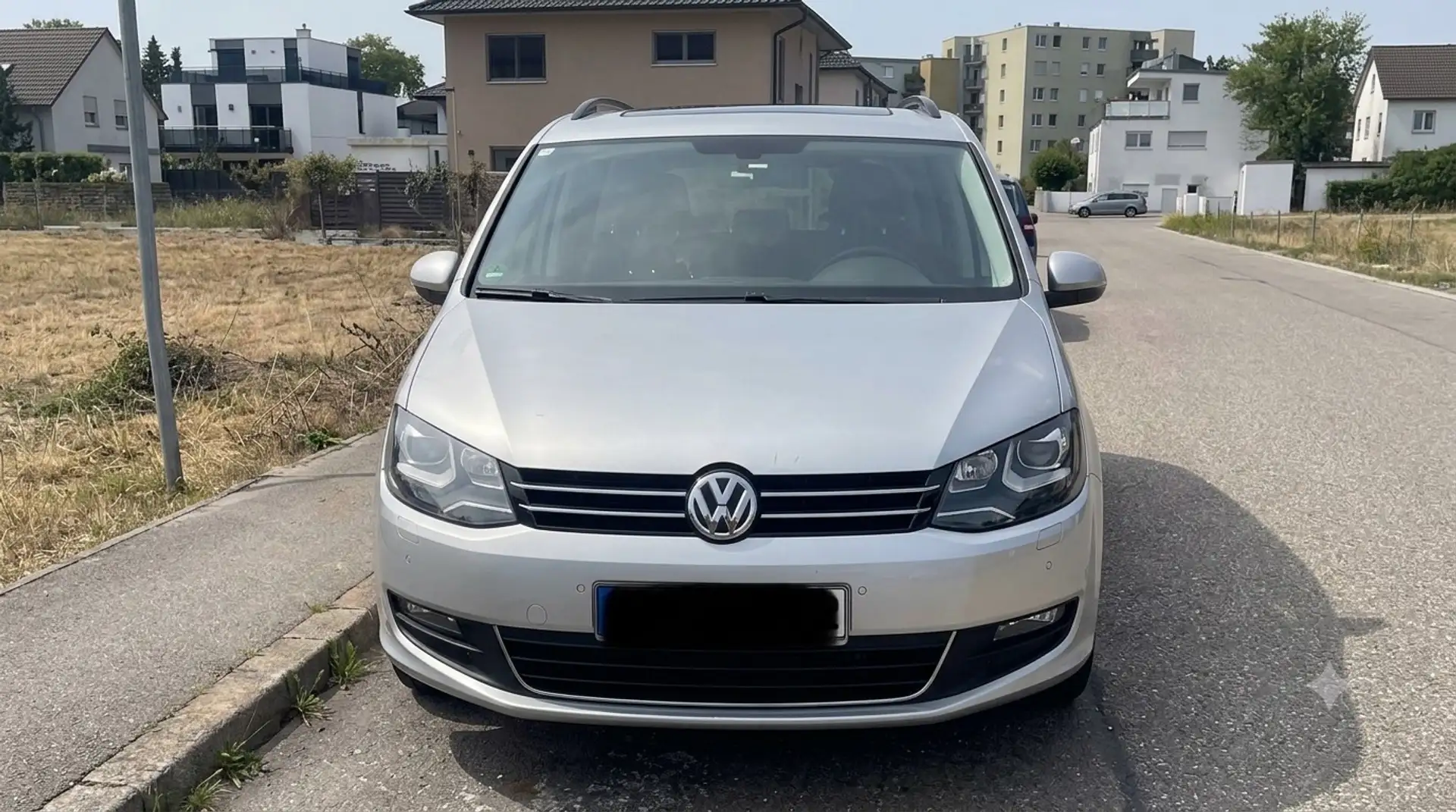 Volkswagen Sharan 6 Sitzer, Dynaudio Soundsystem, Schiebedach Silber - 1