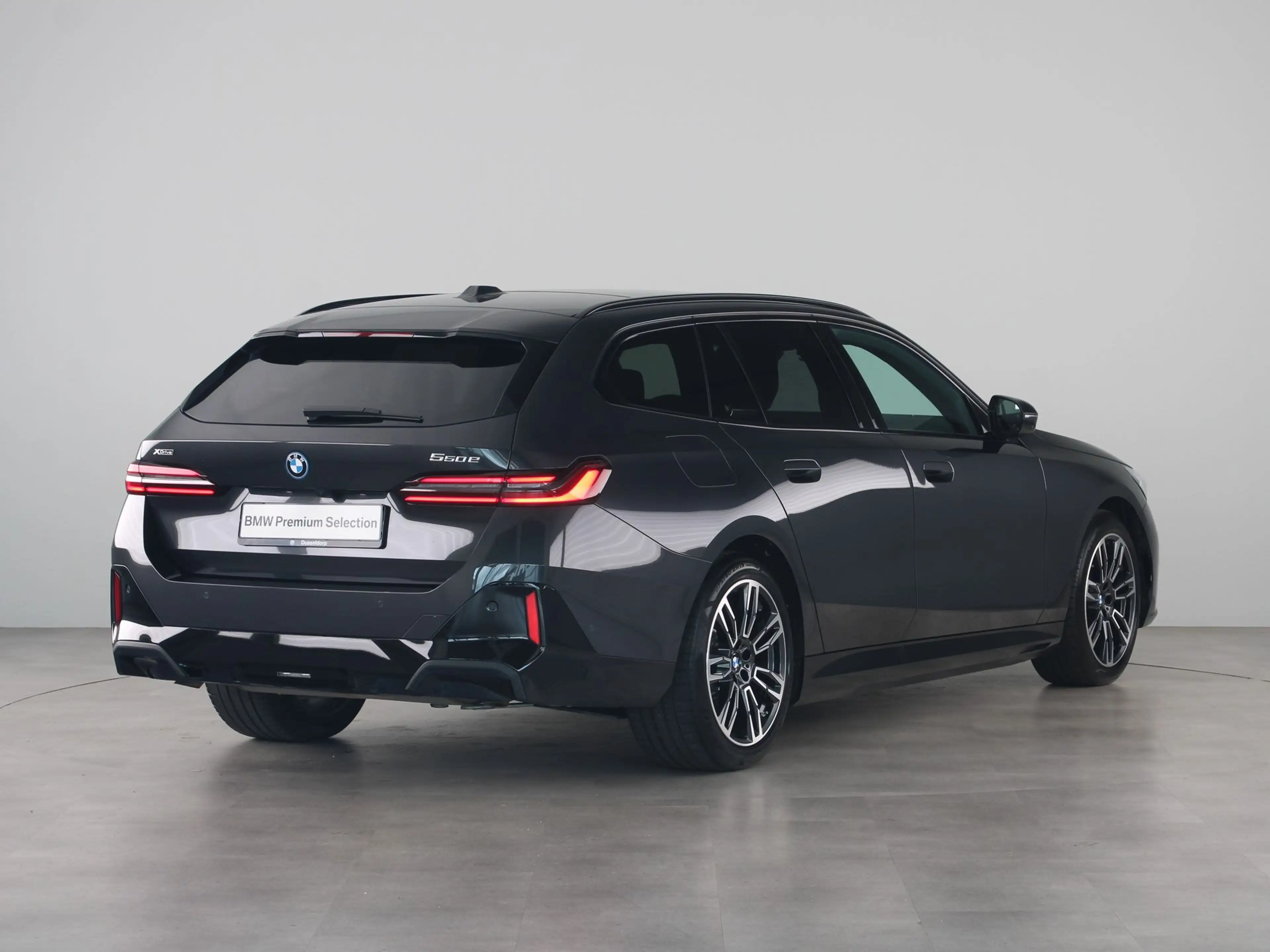 BMW 550 5 Serie 550e xDrive Touring — photo 9