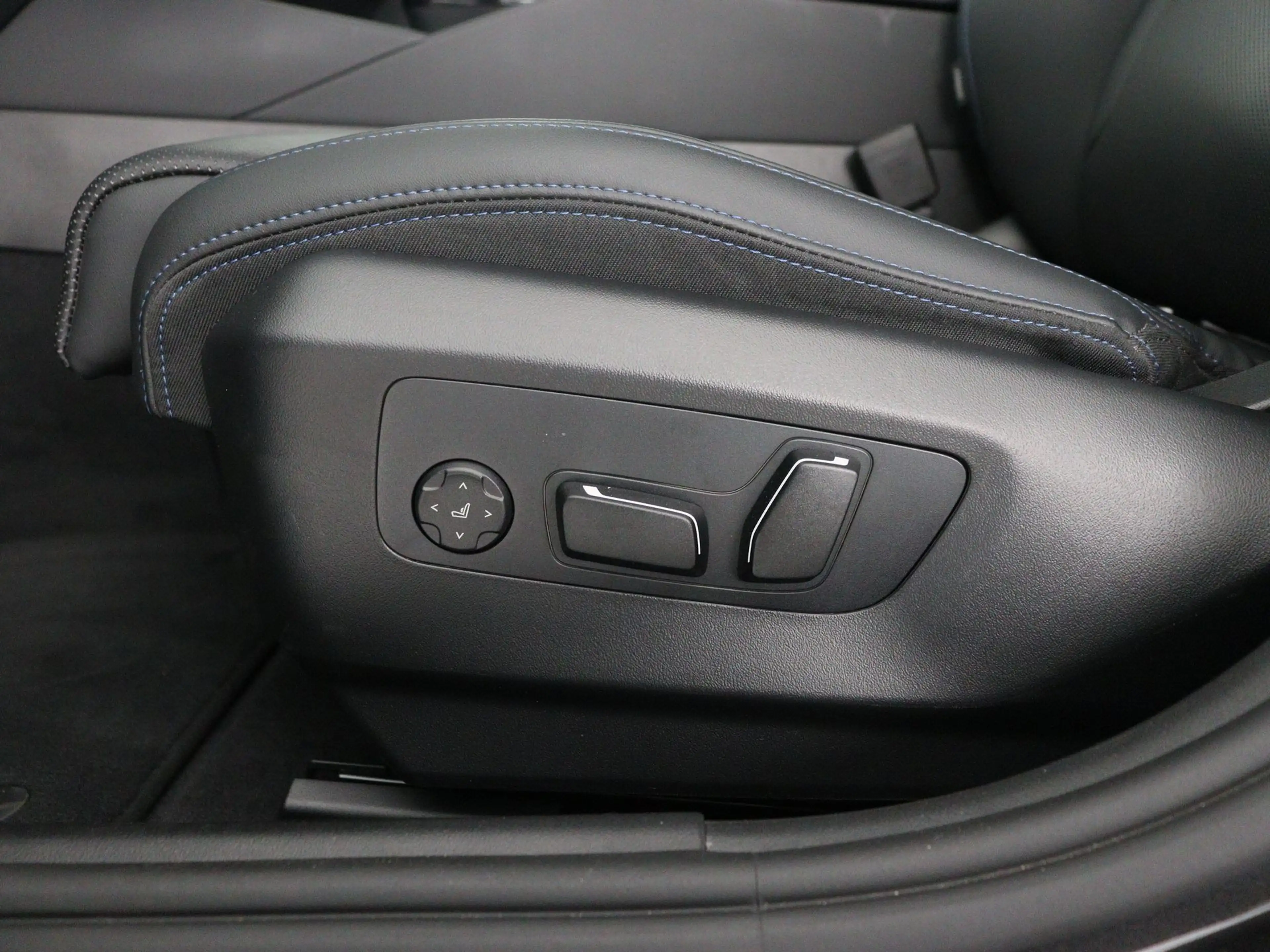 BMW 550 5 Serie 550e xDrive Touring — photo 15