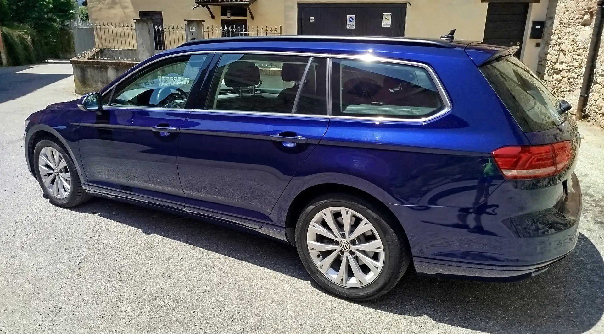 Volkswagen Passat Variant Passat VIII Variant 1.6 tdi Business 120cv dsg Blu/Azzurro - 2