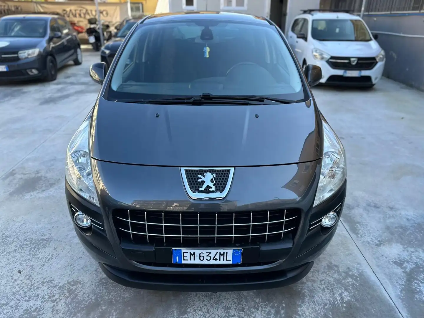 Peugeot 3008 1.6 hdi 8v Allure (outdoor) 112cv Grigio - 1