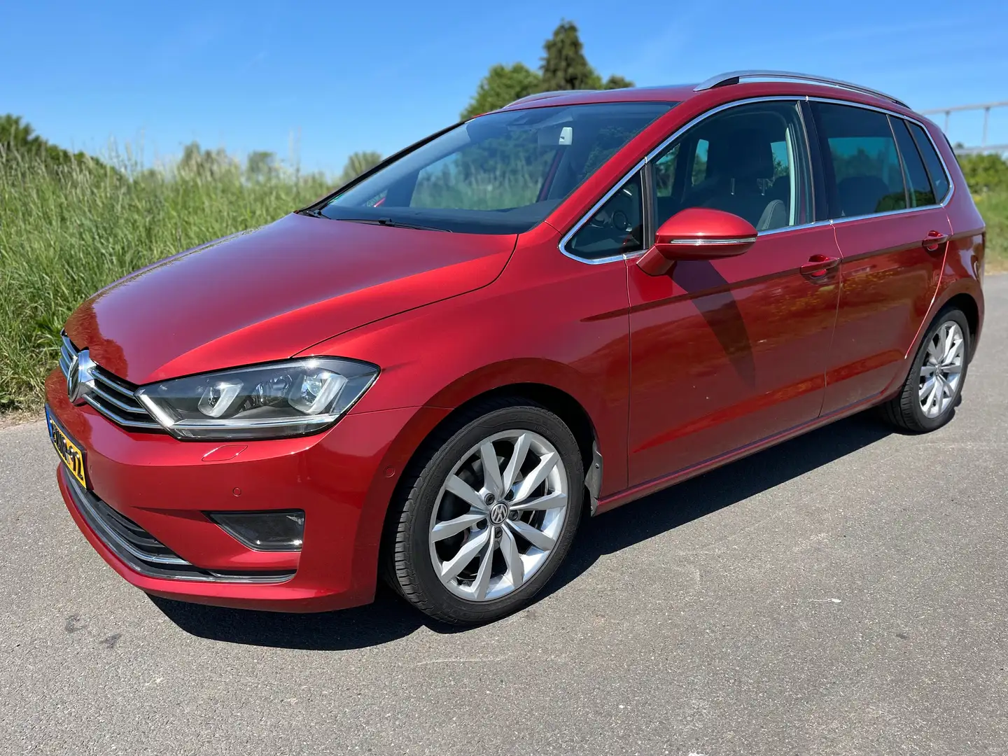 Volkswagen Golf Sportsvan Golf Sportsvan 1.4 TSI Highline Червоний - 2