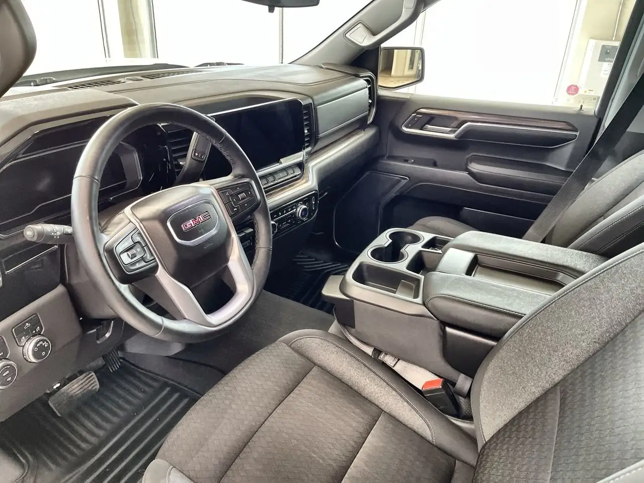GMC Sierra 1500 снимка GMC Sierra 1500