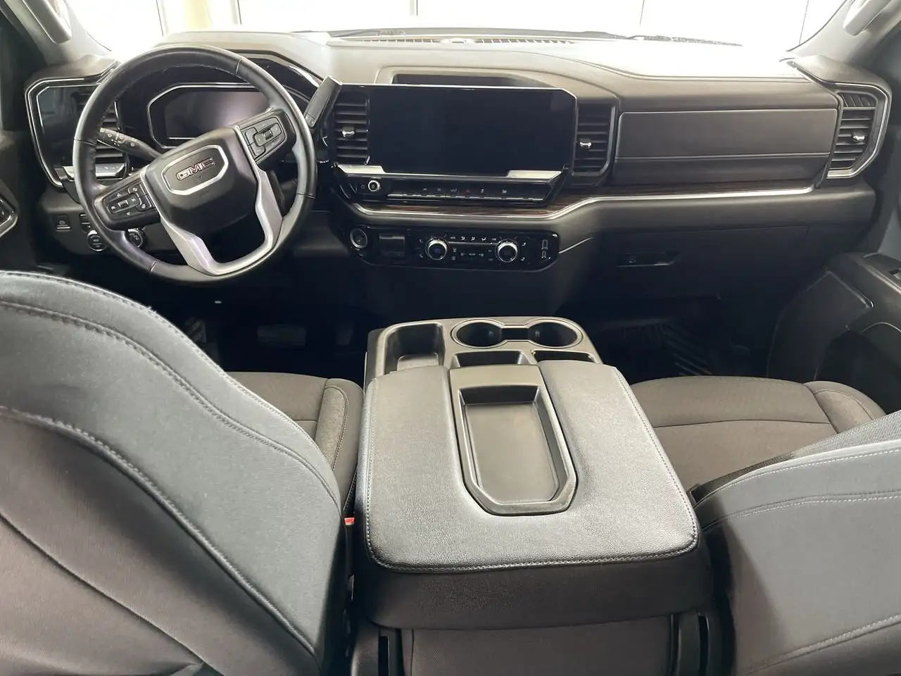 GMC Sierra 1500 снимка GMC Sierra 1500