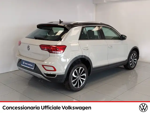 Volkswagen T-Roc view 5