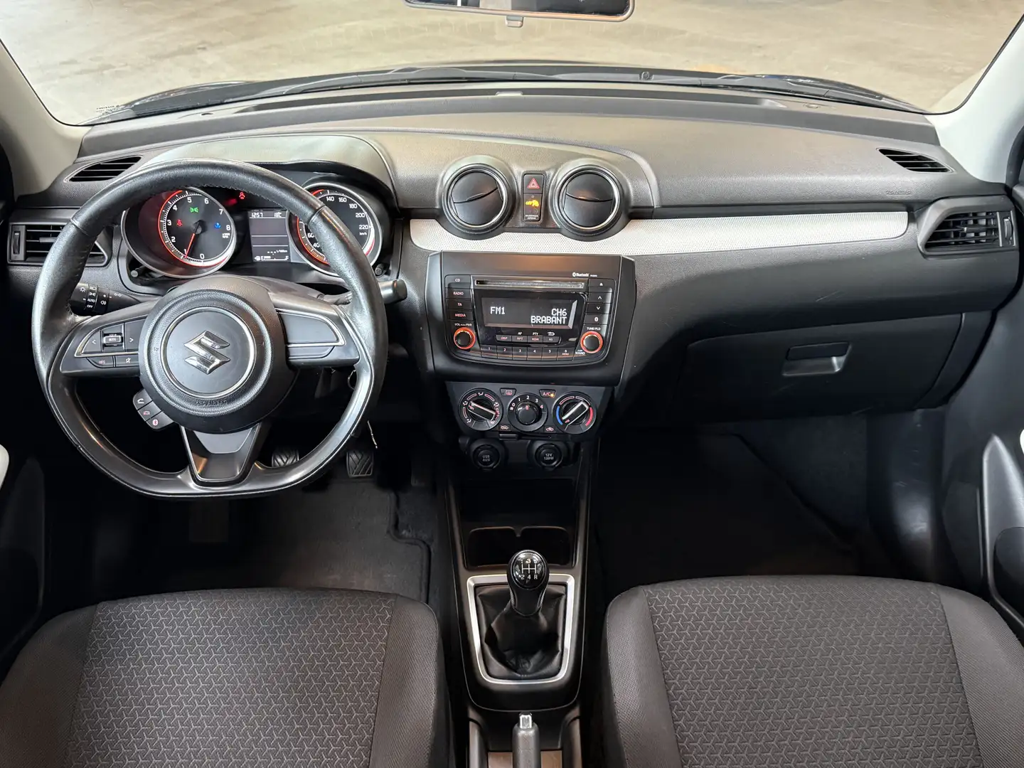Suzuki Swift 1.2 90pk Comfort | Airco | Elektrische ramen | Blu Zwart - 2