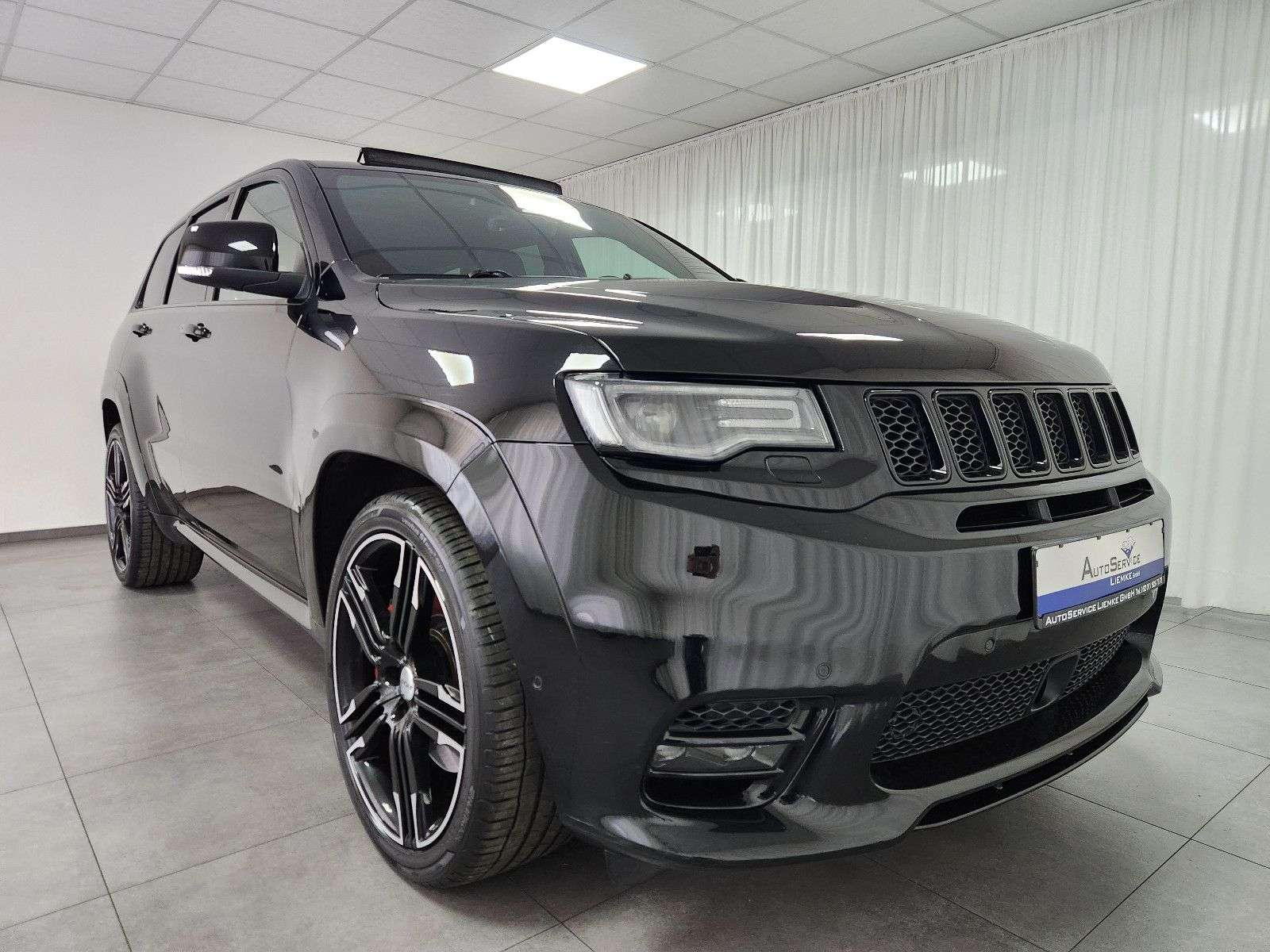 Brugt Jeep Grand Cherokee 6.4 SRT8