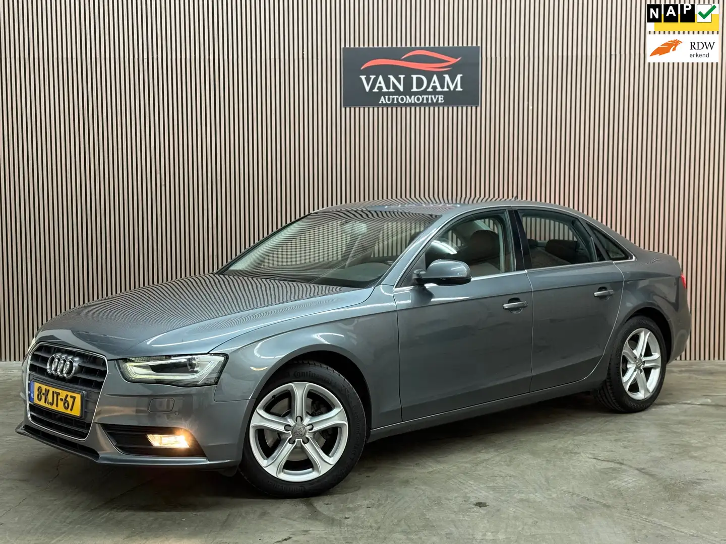 Audi A4 Limousine 1.8 TFSI Business Edition 2013 NAP LEDER Gris - 1
