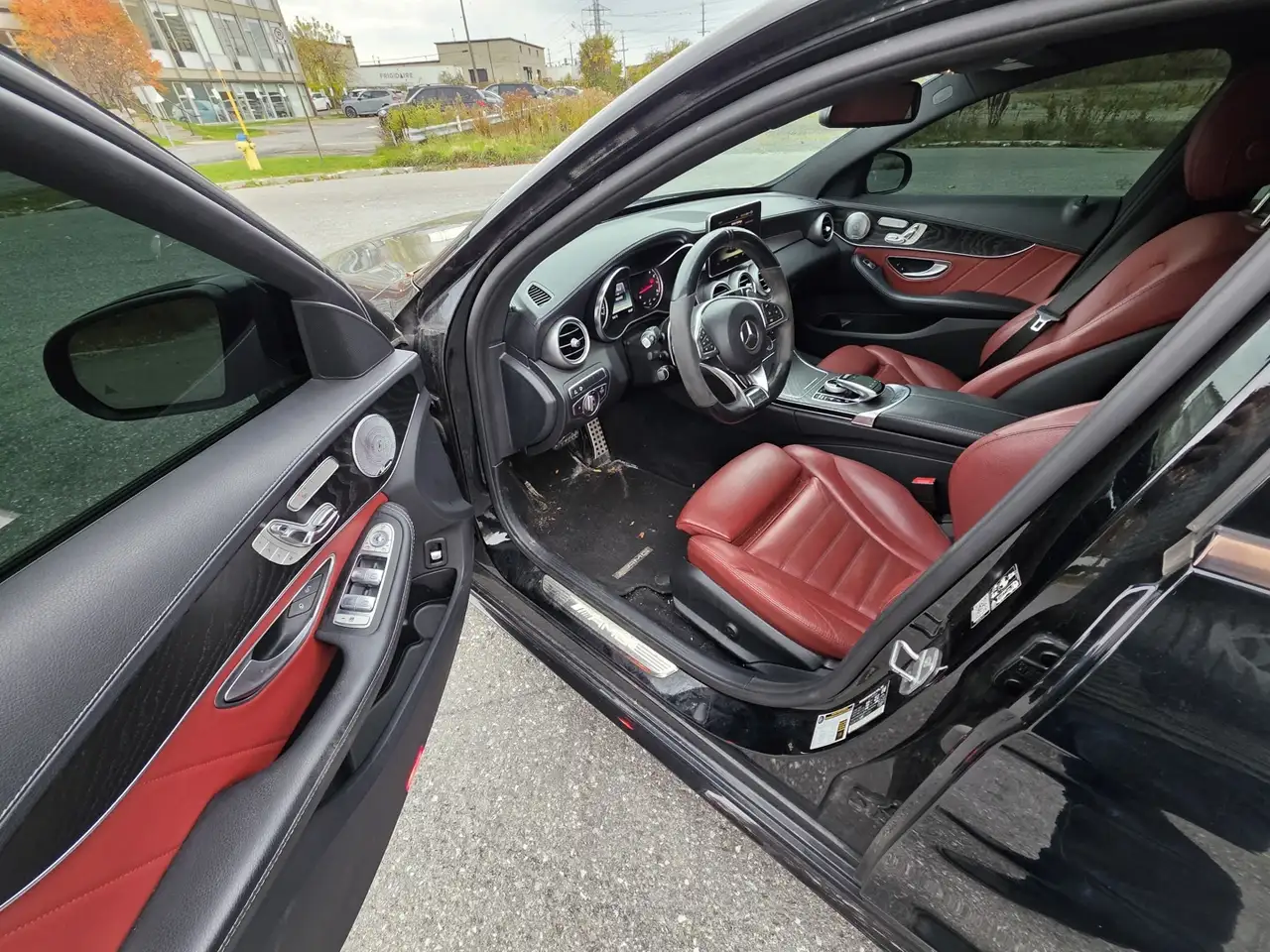 Mercedes-Benz C-Class снимка Mercedes-Benz C-Class