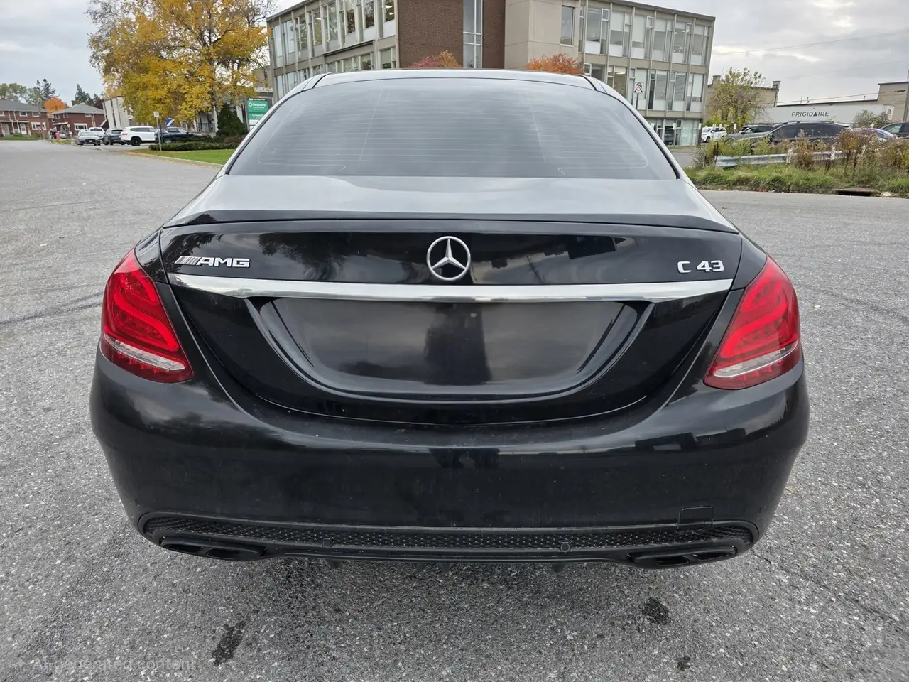 Mercedes-Benz C-Class снимка Mercedes-Benz C-Class