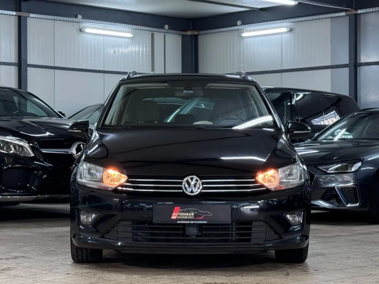 Volkswagen Golf Sportsvan VII COMFORTLINE*SHZ*TEMP*KLIM*PDC Noir - 2