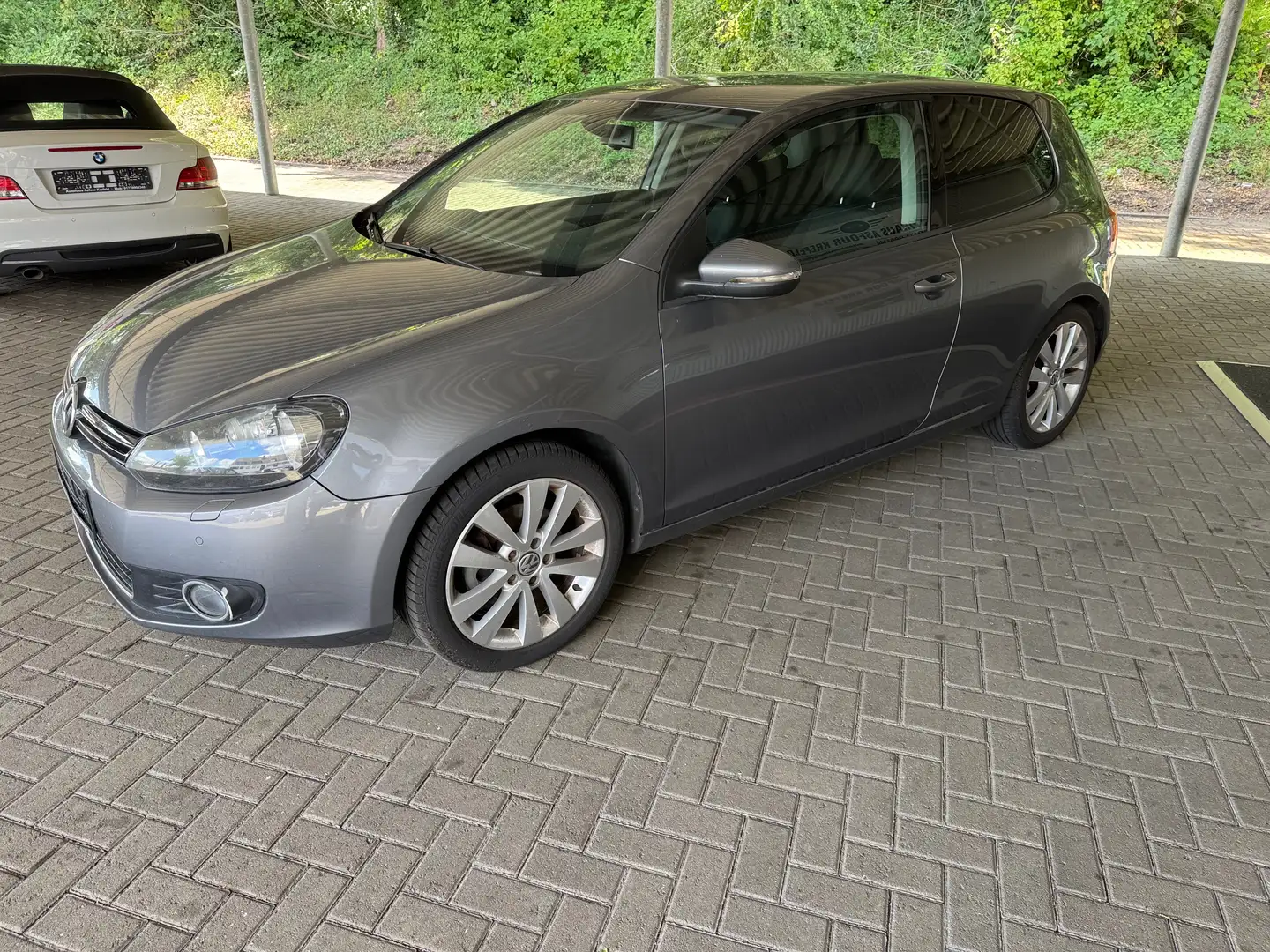 Volkswagen Golf Highline, Alcantara, Sitzheizung, Alu, Navi, etc.. Grau - 1