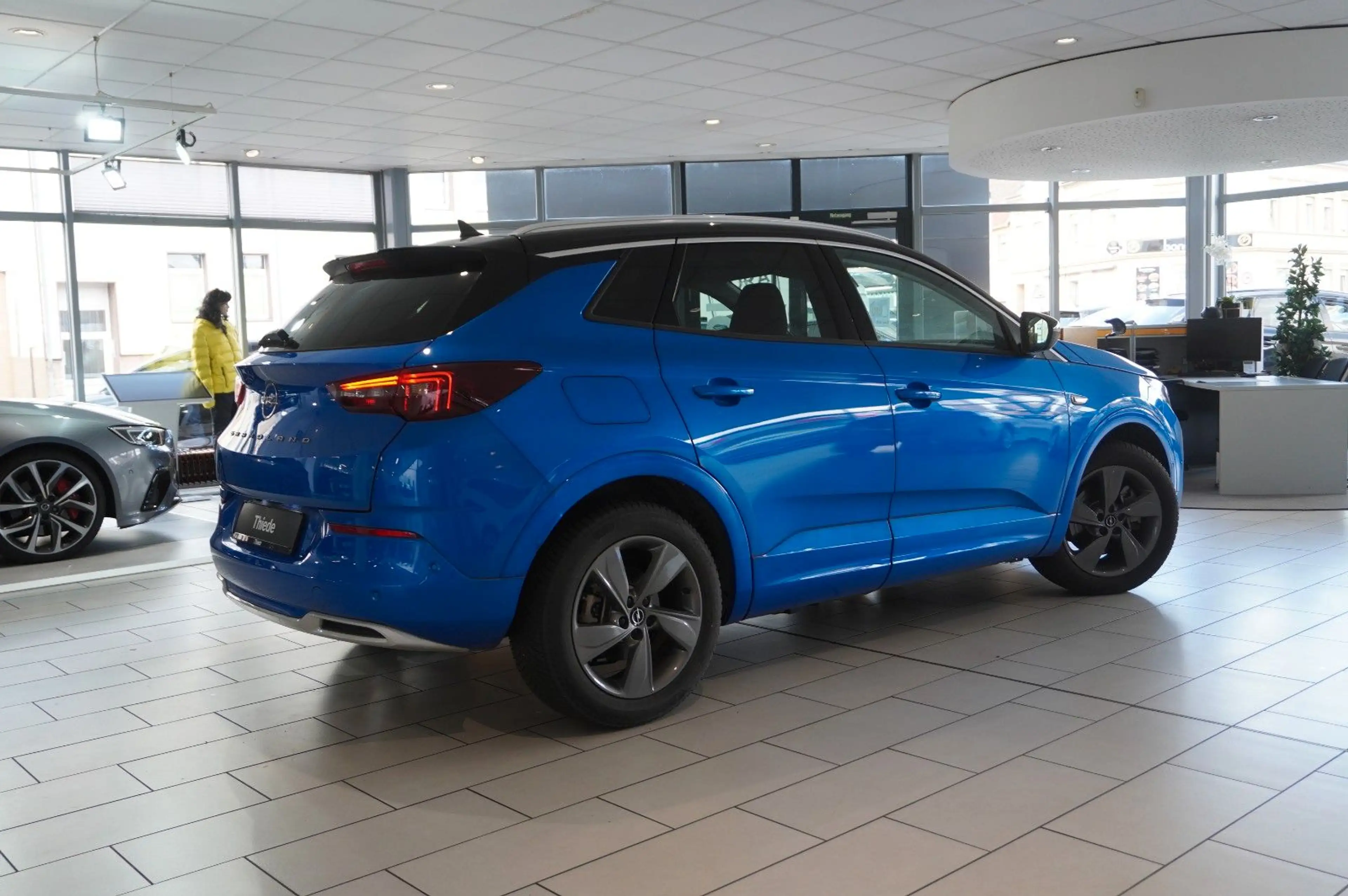 Opel Grandland X ULTIMATE 4HYBRID NAVI/360°/SPORT — photo 9