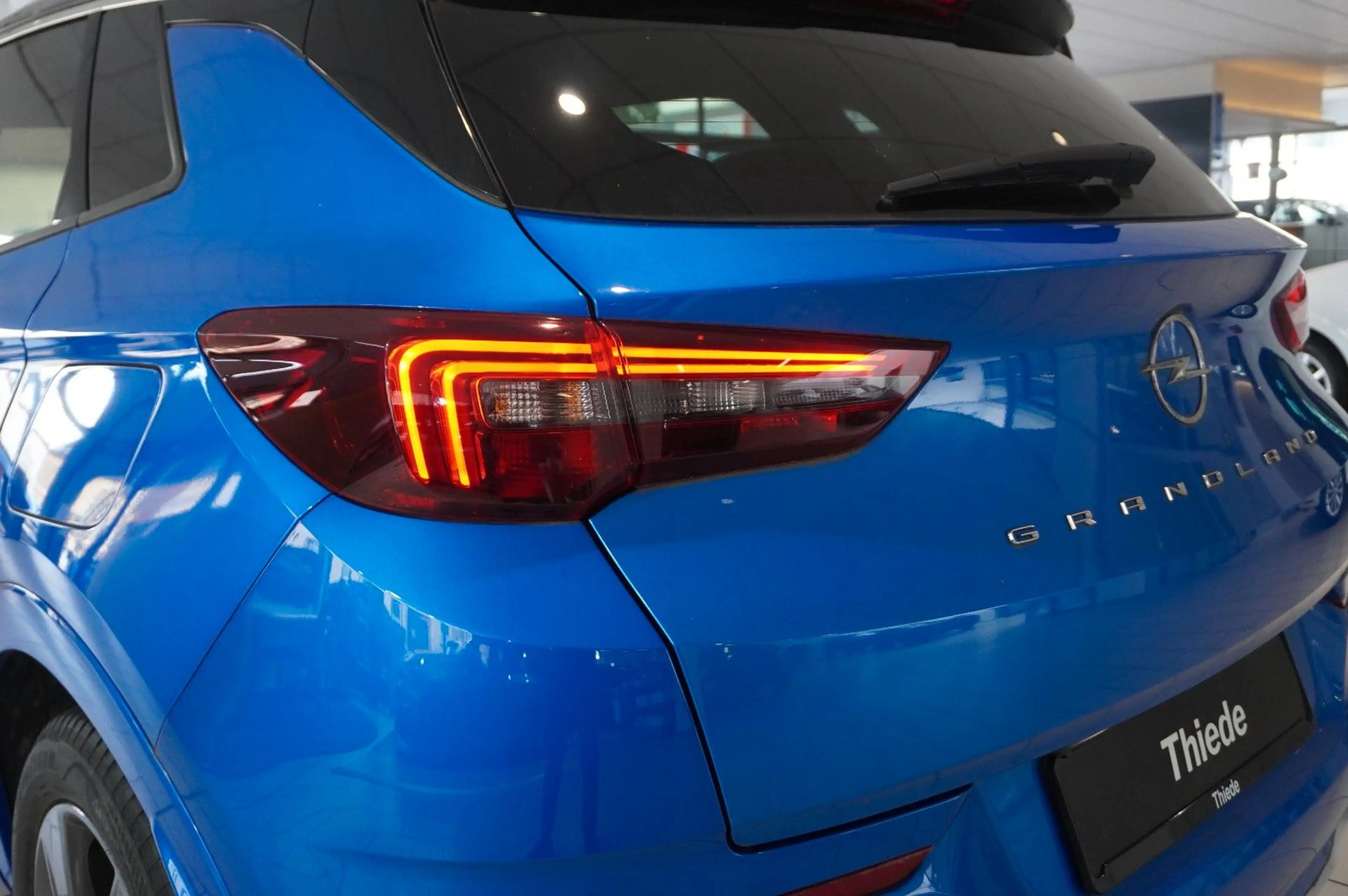 Opel Grandland X ULTIMATE 4HYBRID NAVI/360°/SPORT — photo 10
