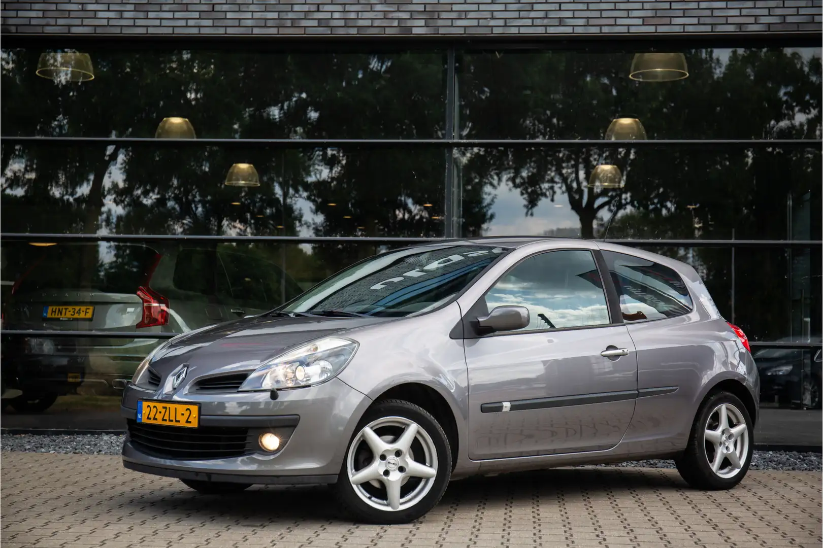 Renault Clio 1.6-16V Dynamique , Trekhaak, Cruise control, Auto Grijs - 2