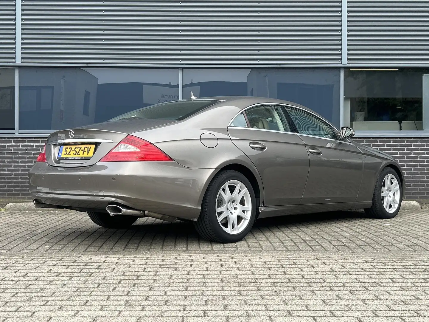 Mercedes-Benz CLS 320 CDI Grau - 2