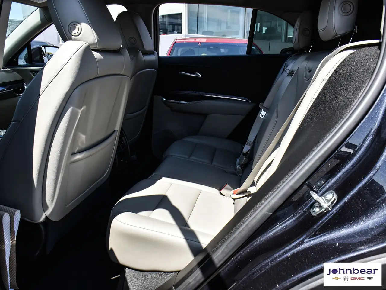 Cadillac XT4 снимка Cadillac XT4