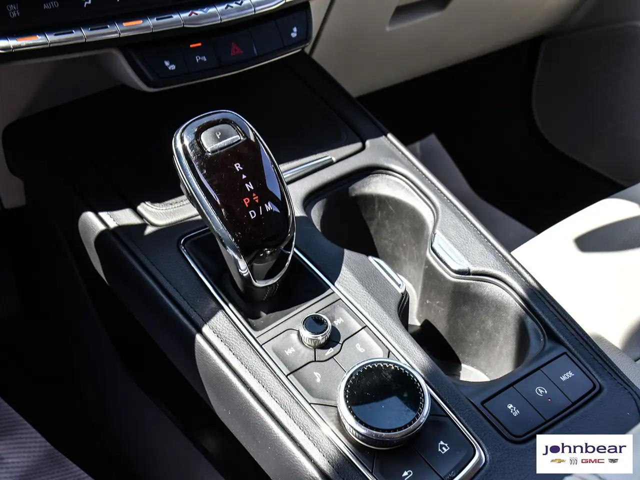 Cadillac XT4 снимка Cadillac XT4