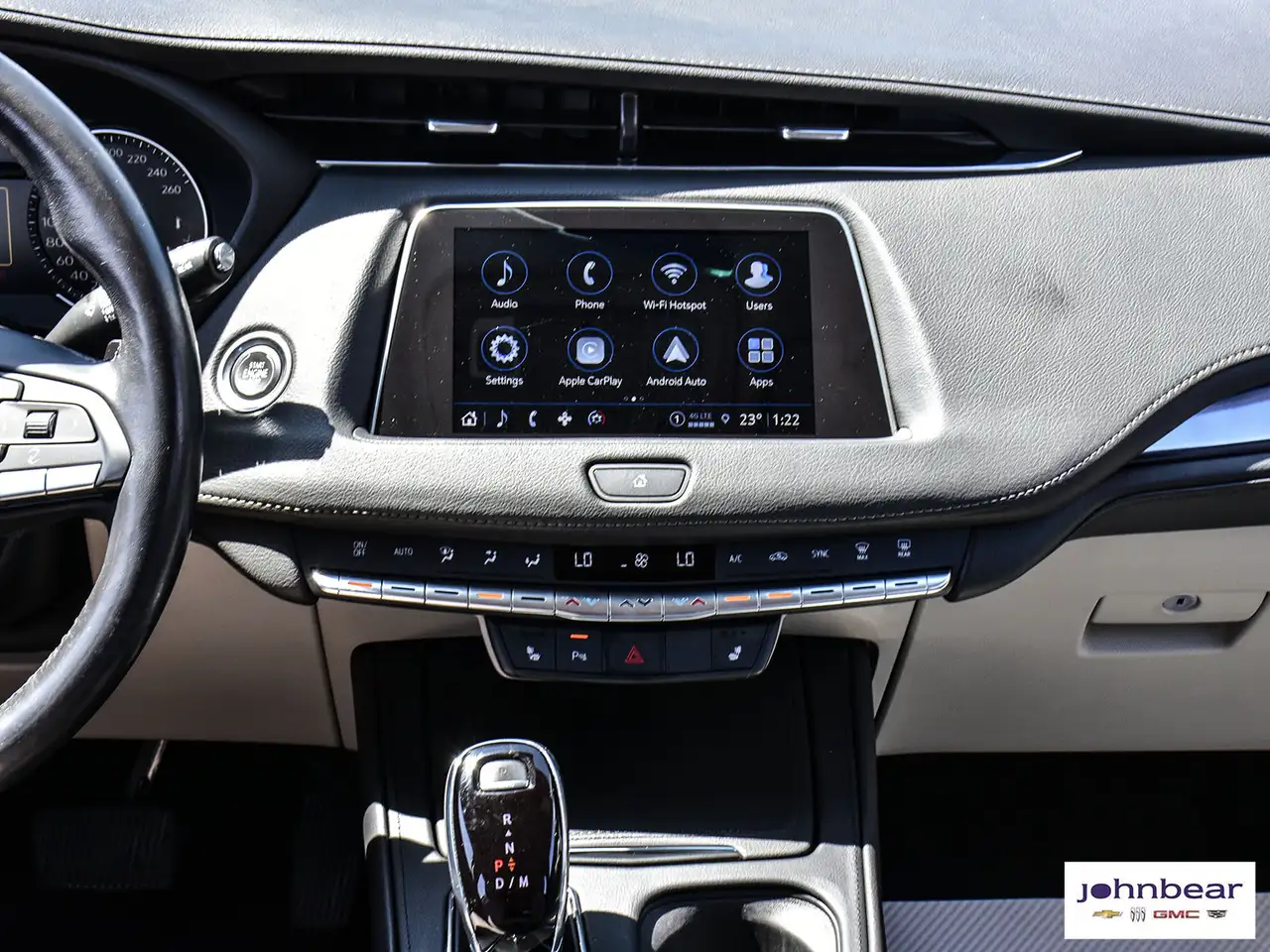 Cadillac XT4 снимка Cadillac XT4