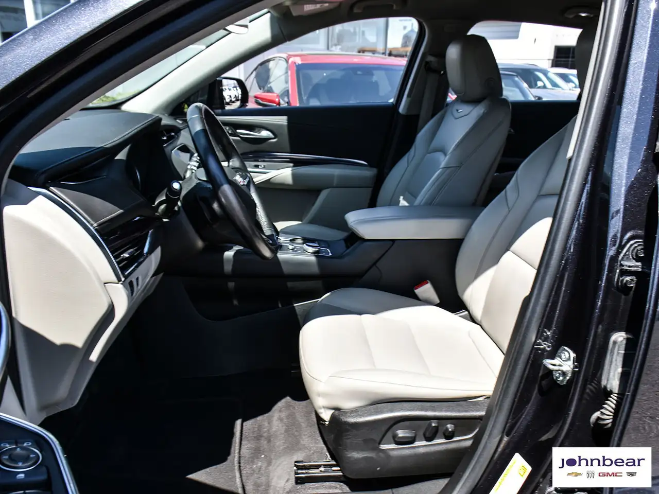 Cadillac XT4 снимка Cadillac XT4