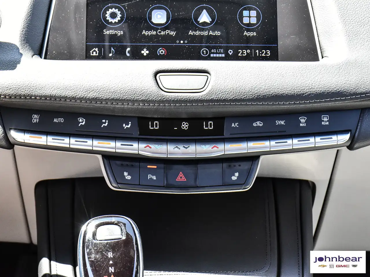 Cadillac XT4 снимка Cadillac XT4
