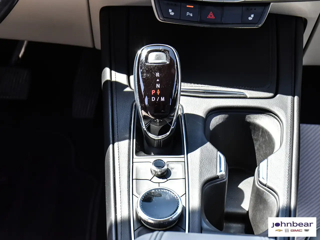 Cadillac XT4 снимка Cadillac XT4