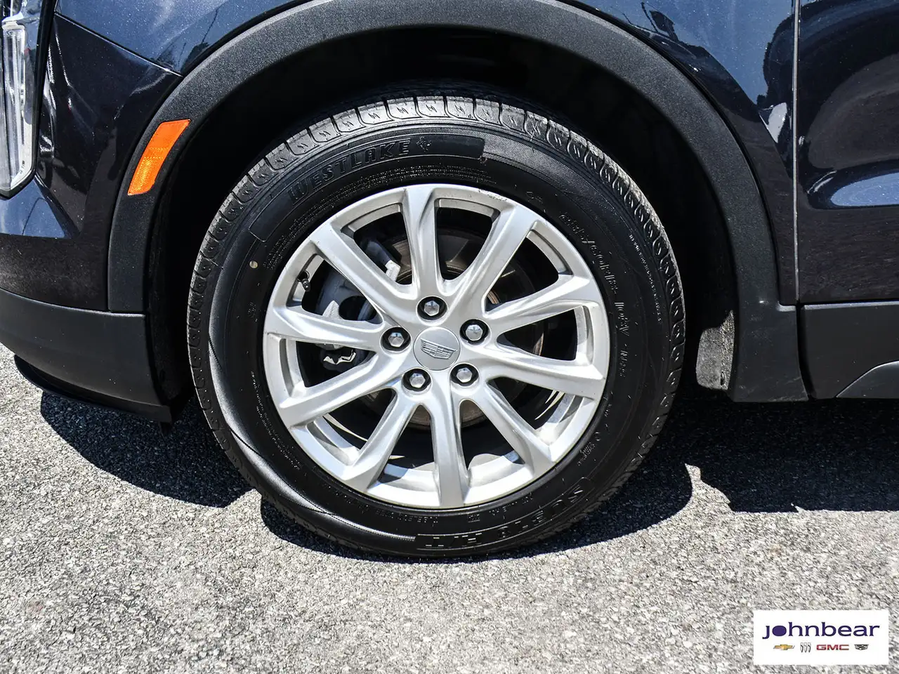 Cadillac XT4 снимка Cadillac XT4