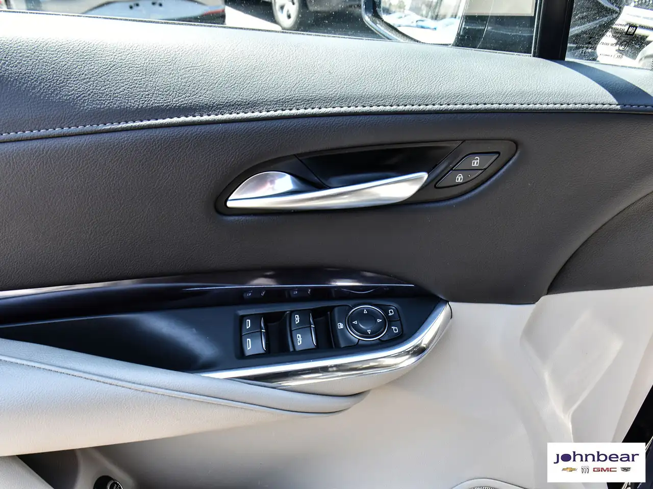 Cadillac XT4 снимка Cadillac XT4
