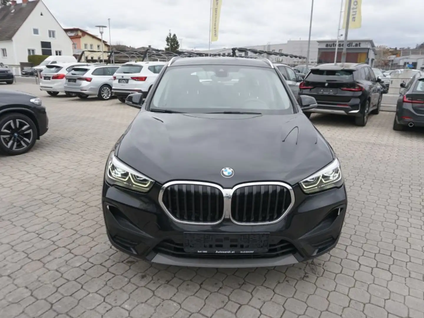 BMW X1 sDrive 16d Aut. *18"ALU+LED+NAVI* Schwarz - 2