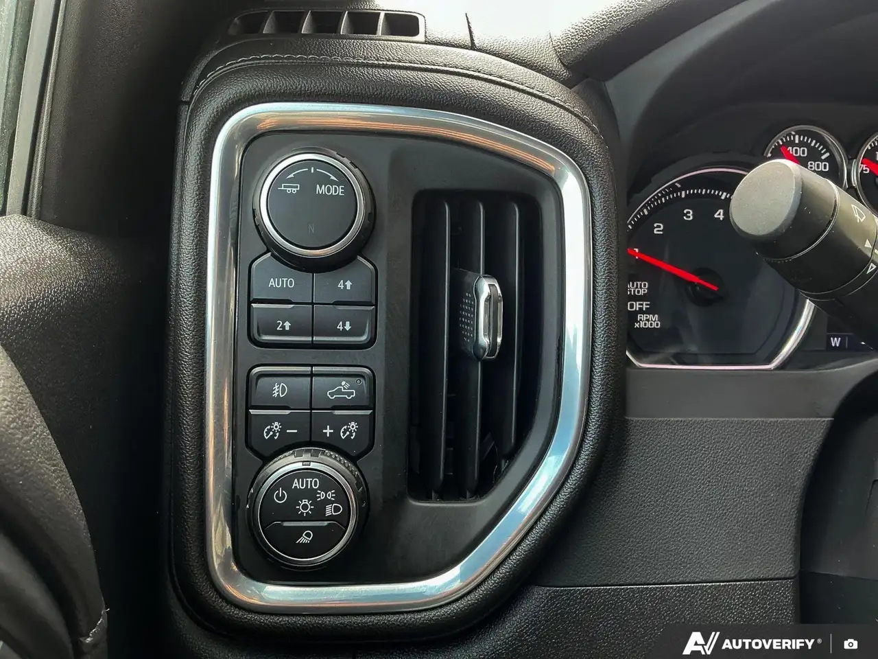 Chevrolet Silverado 1500 снимка Chevrolet Silverado 1500