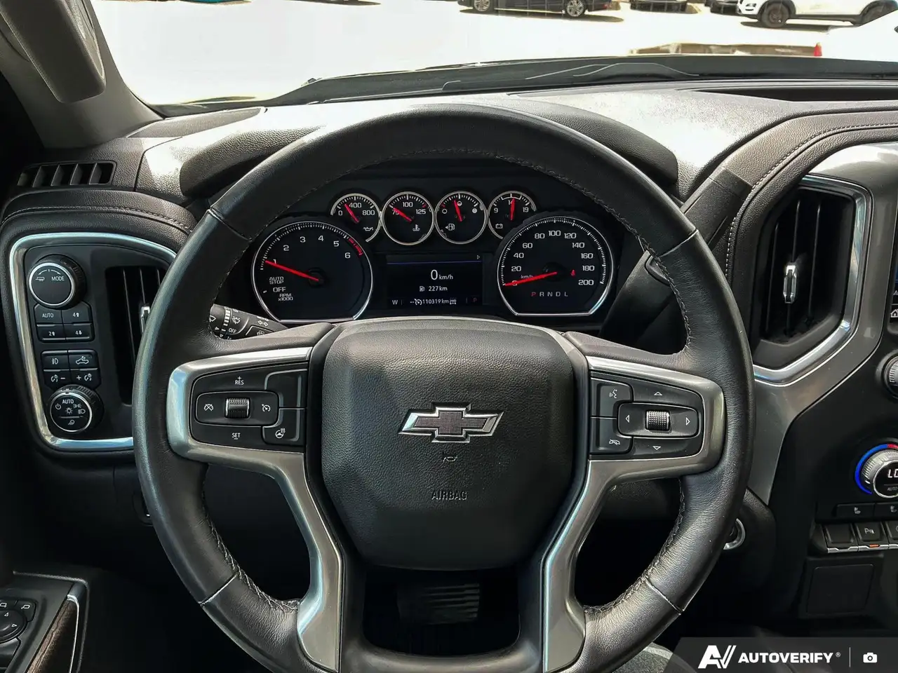 Chevrolet Silverado 1500 снимка Chevrolet Silverado 1500