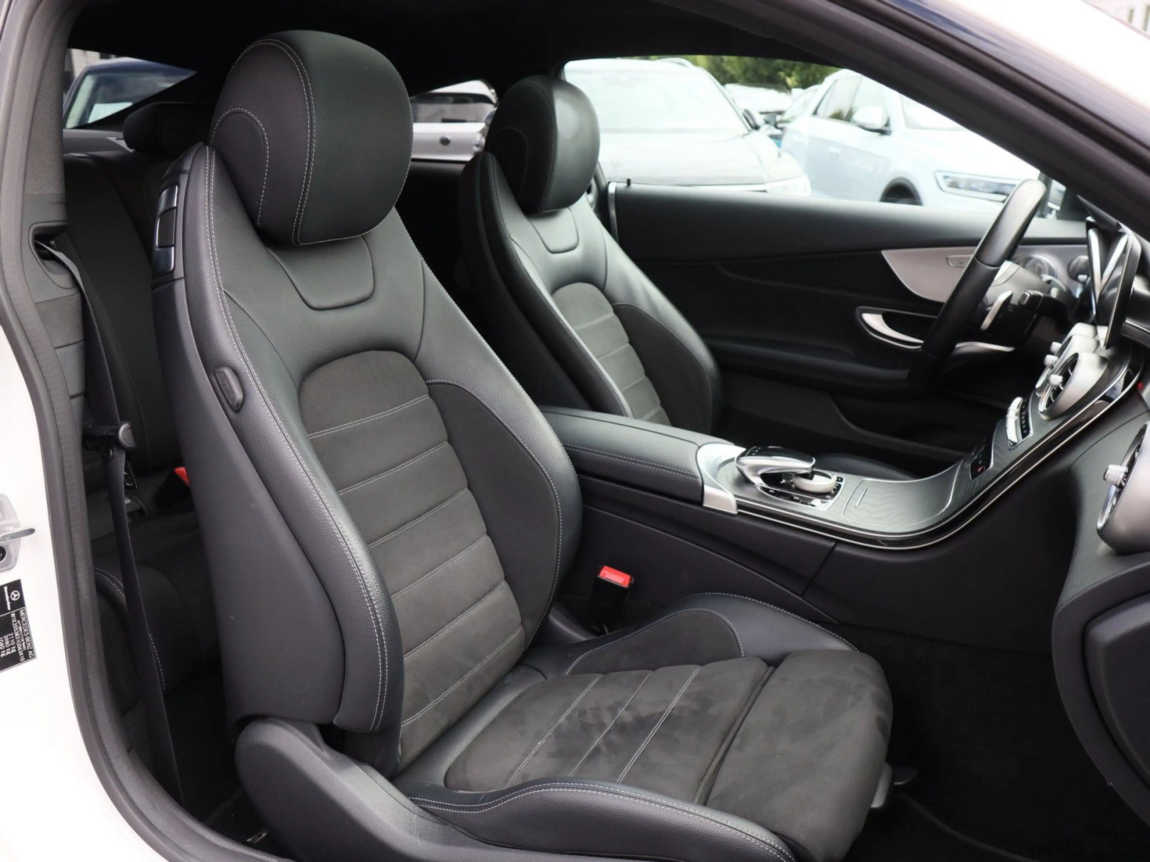 Mercedes-Benz C 300 C 300 Coupe Pano AMG-Line AHK Night — photo 7