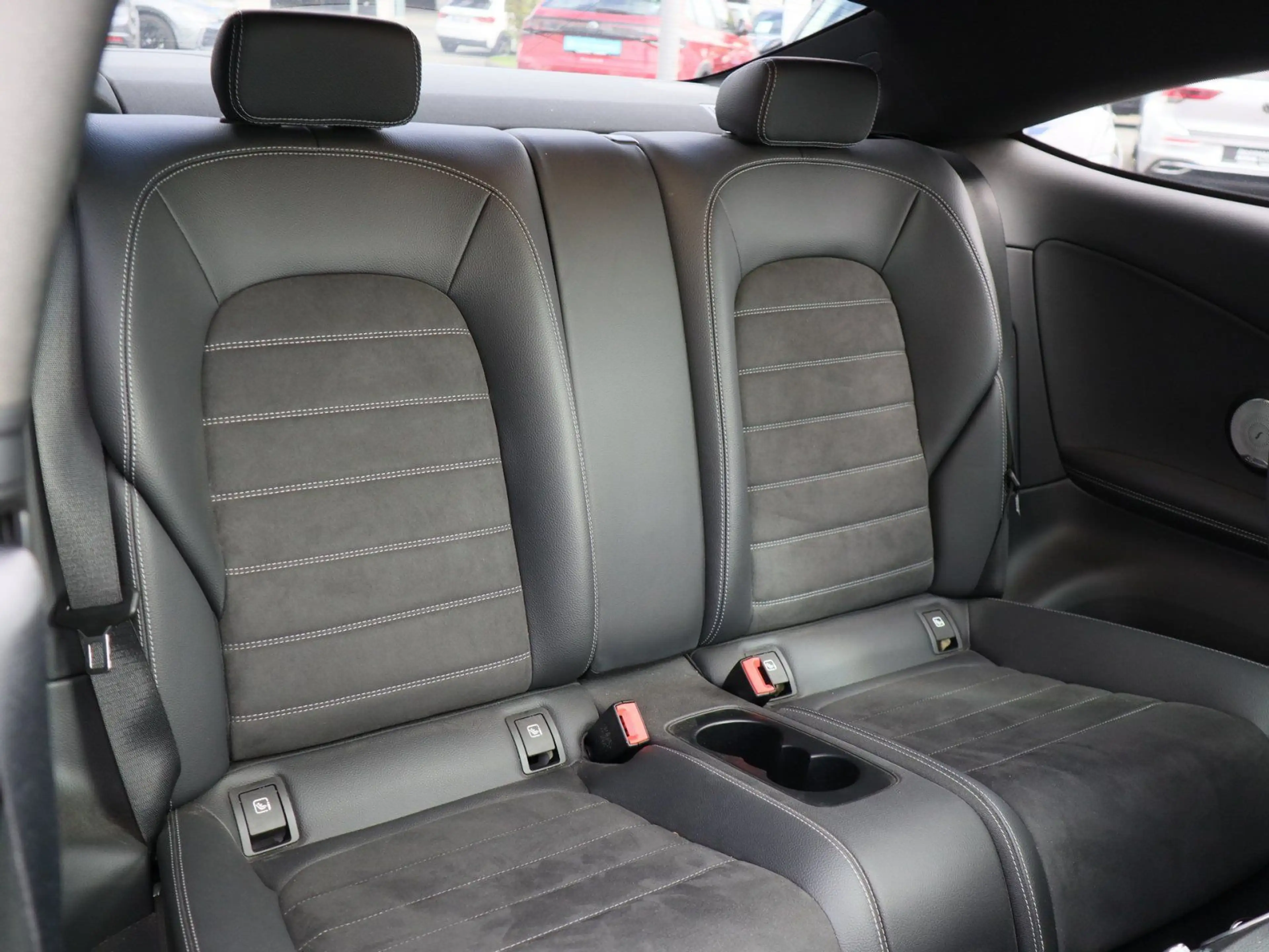 Mercedes-Benz C 300 C 300 Coupe Pano AMG-Line AHK Night — photo 5