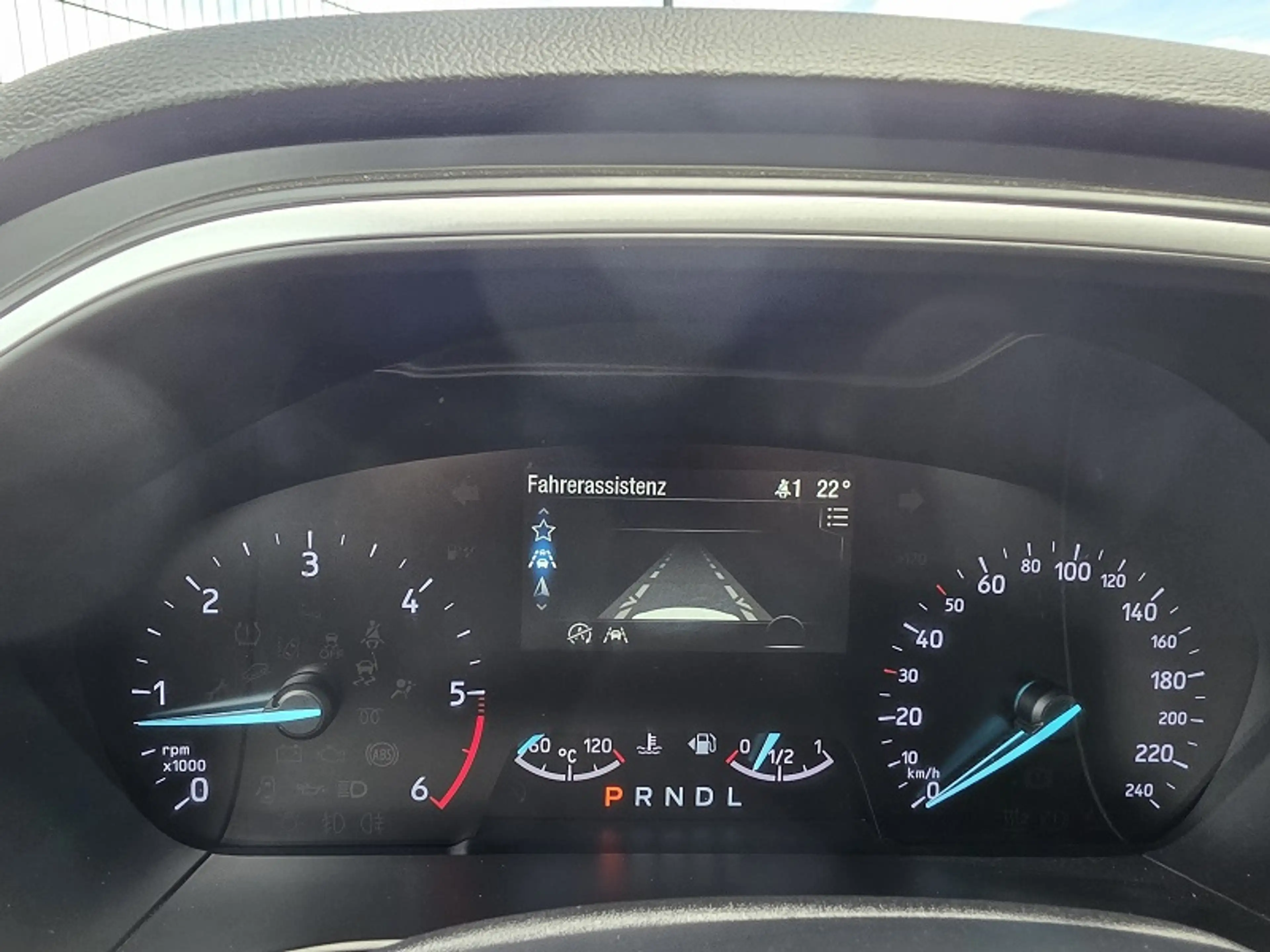 Ford Focus Focus 1,5 EcoBlue Titanium Aut. — photo 7