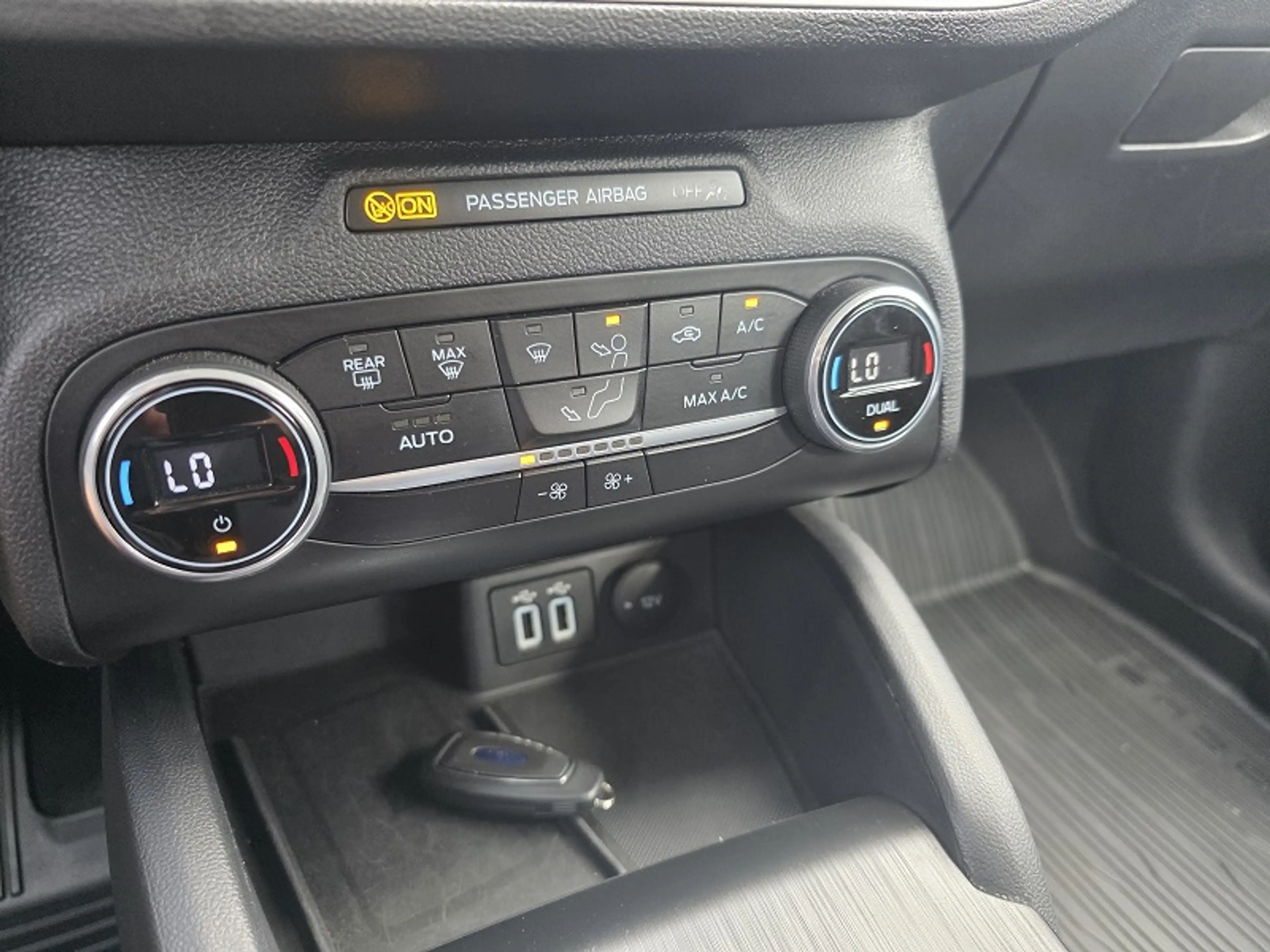 Ford Focus Focus 1,5 EcoBlue Titanium Aut. — photo 12