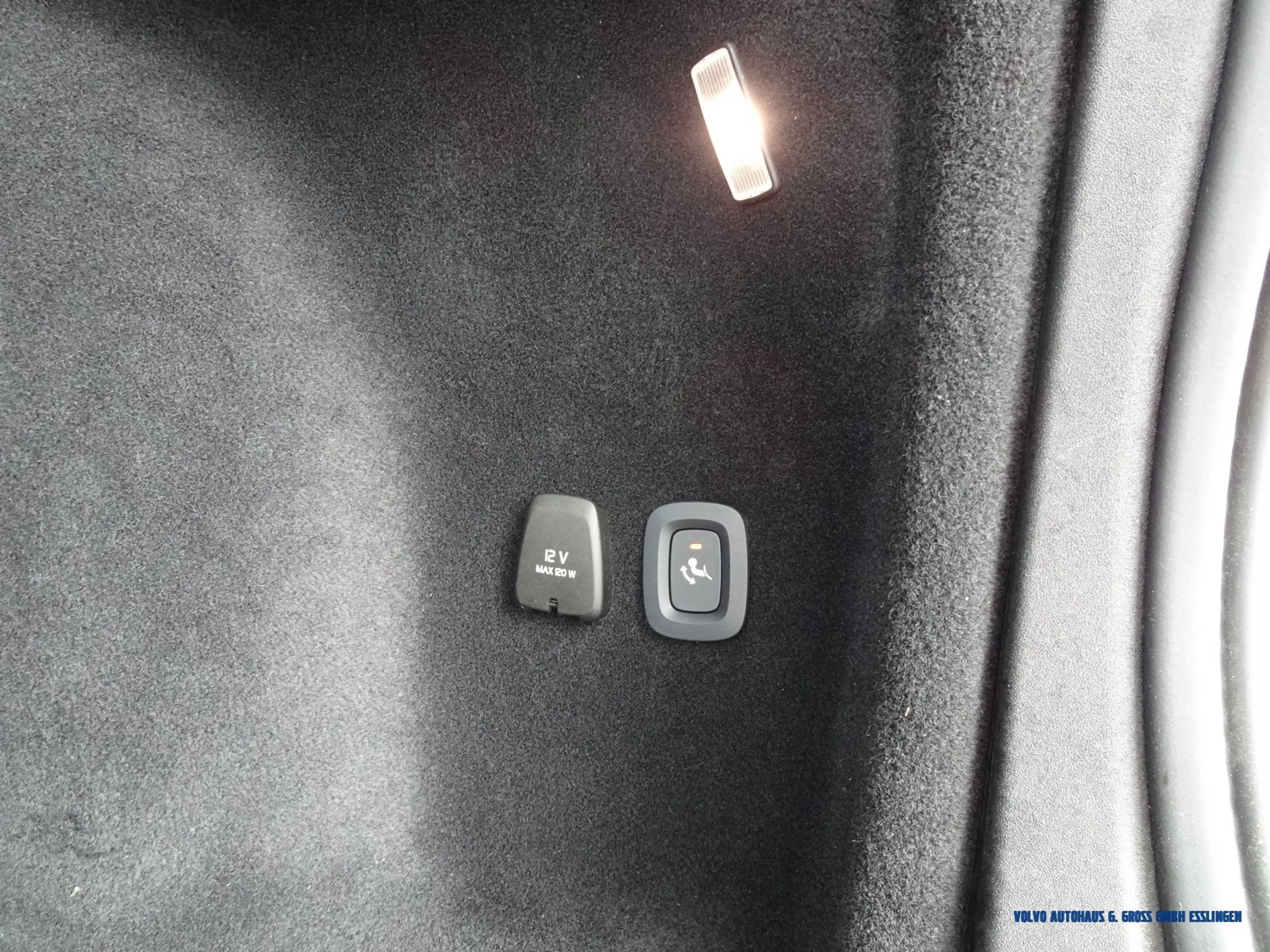 Volvo V60 Cross Country B4 AWD Geartronic Plus — photo 7