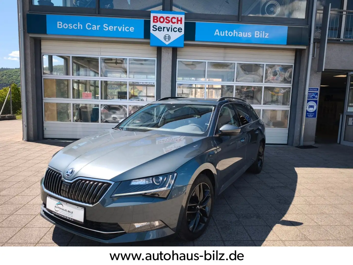 Skoda Superb Combi Ambition*DSG*Navi*Kamera*18Zoll* Grau - 2
