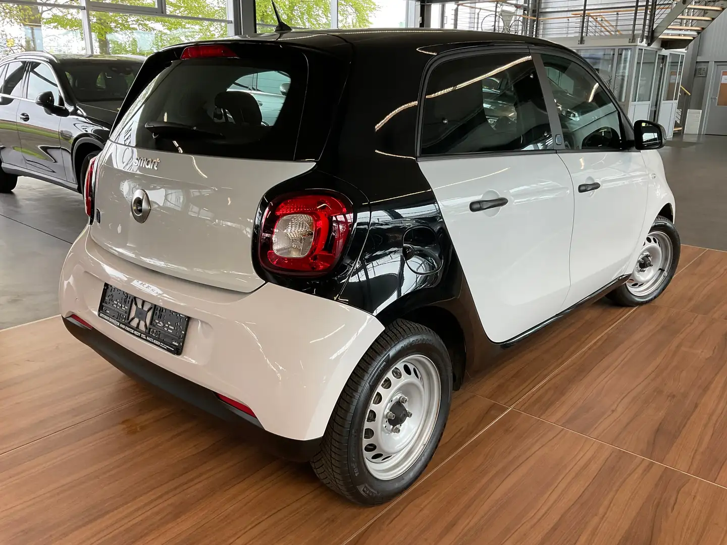 smart forFour forfour EQ PURE SHZ/DAB/COOL&AUDIO/KLIMA Wit - 2